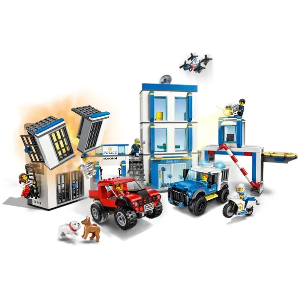 LEGO® City Police 60246 - Secție de poliție