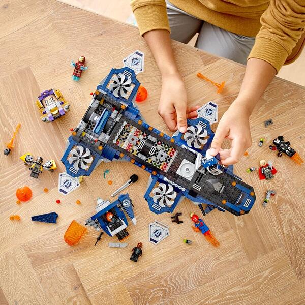 LEGO® LEGO Super Heroes - Elicopter de transport al Razbunatorilor 76153