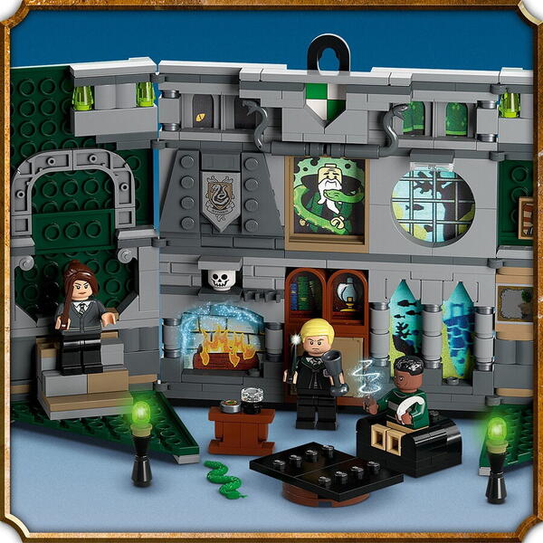 LEGO® Harry Potter™ - Bannerul Casei Slytherin™ 76410, 349 piese