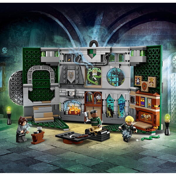 LEGO® Harry Potter™ - Bannerul Casei Slytherin™ 76410, 349 piese