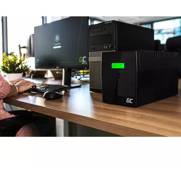 UPS Green Cell 600VA 360W Line Interactive AVR LCD Reglaj Automat al Tensiunii cu ecran tactil