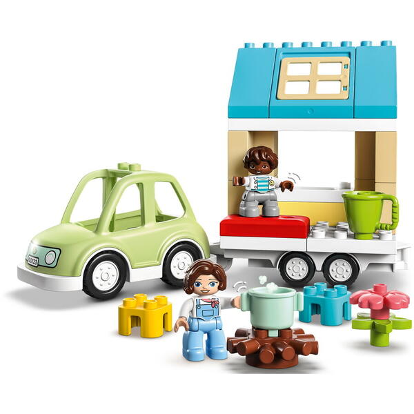 LEGO® DUPLO - Casa de familie pe roti 10986, 31 piese