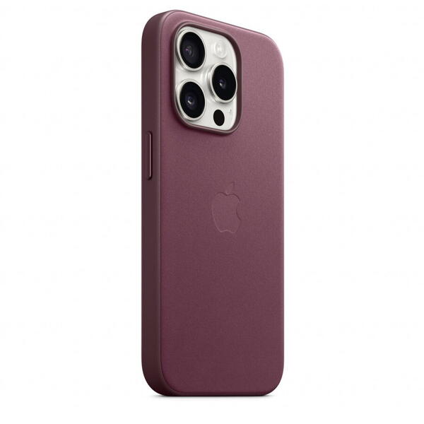 Husa de protectie Apple FineWoven Case with MagSafe pentru iPhone 15 Pro, Visiniu